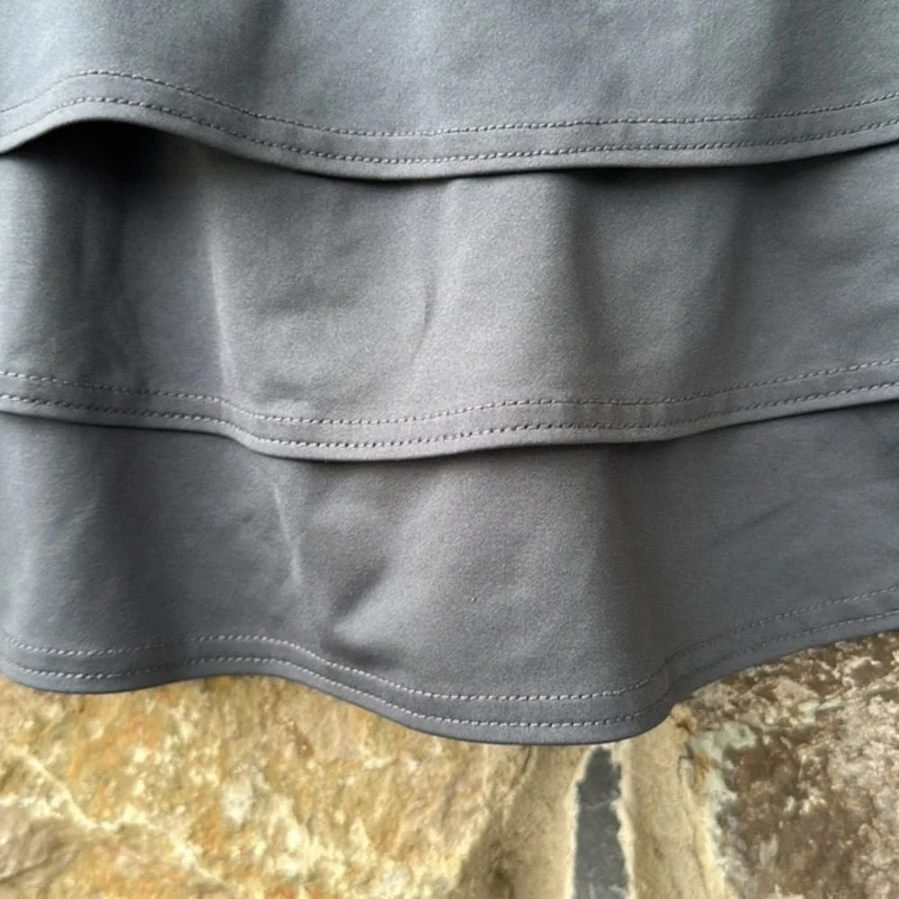 Athleta Swagger Tiered Ruffle Skort Skirt in Charcoal Gray Size XXS